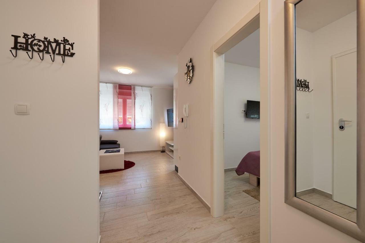 Apartman Jakov Apartment โตรกีร์ ภายนอก รูปภาพ