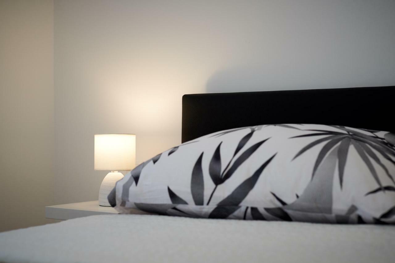 Apartman Jakov Apartment โตรกีร์ ภายนอก รูปภาพ