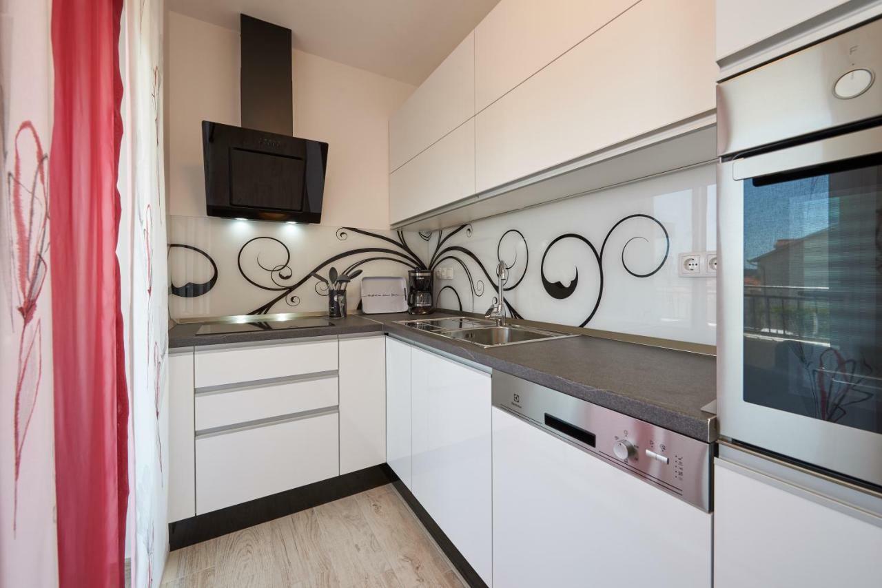 Apartman Jakov Apartment โตรกีร์ ภายนอก รูปภาพ