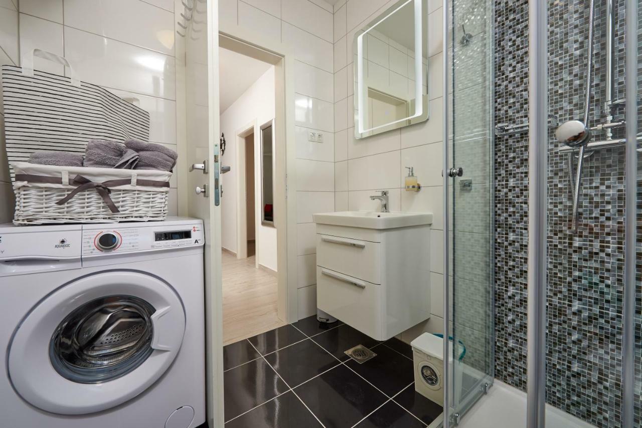 Apartman Jakov Apartment โตรกีร์ ภายนอก รูปภาพ