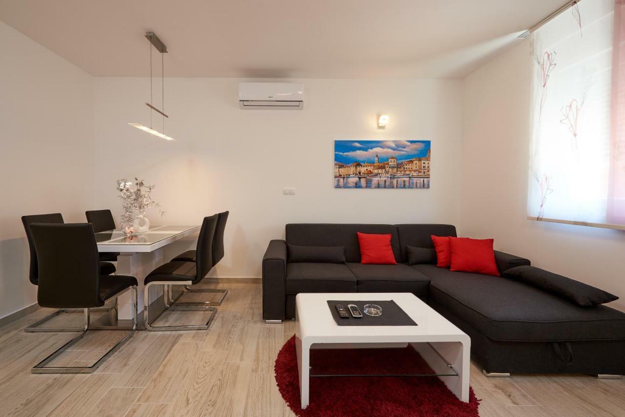 Apartman Jakov Apartment โตรกีร์ ภายนอก รูปภาพ