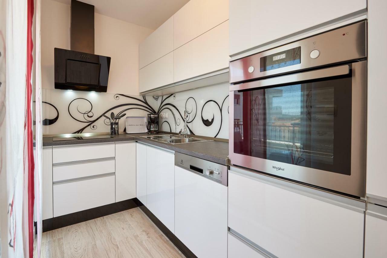 Apartman Jakov Apartment โตรกีร์ ภายนอก รูปภาพ