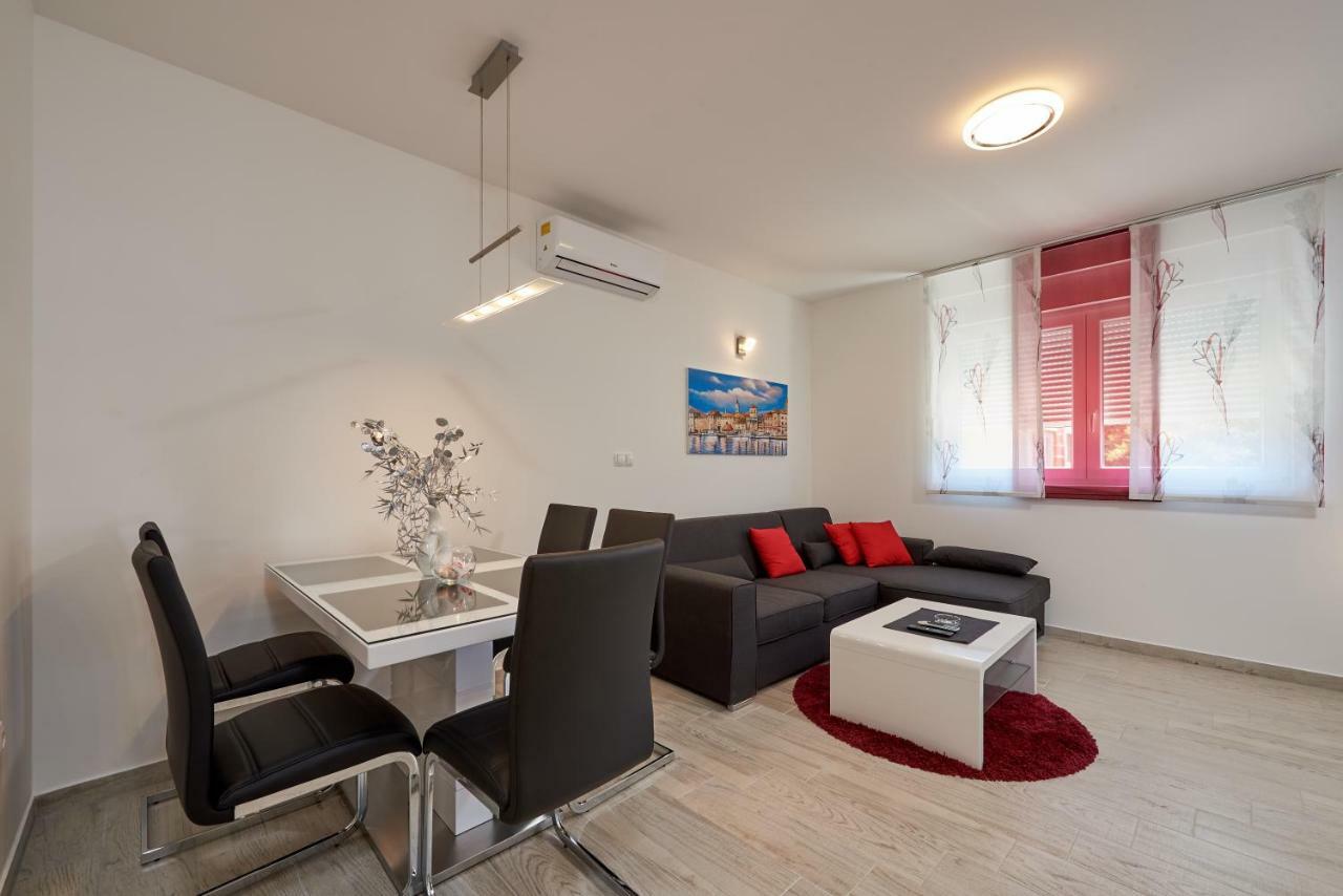 Apartman Jakov Apartment โตรกีร์ ภายนอก รูปภาพ